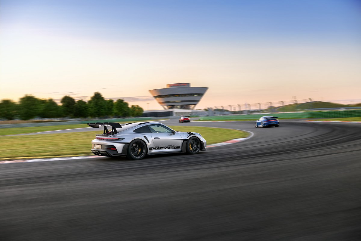 Porsche 911 GT3 RS auf Rundstrecke