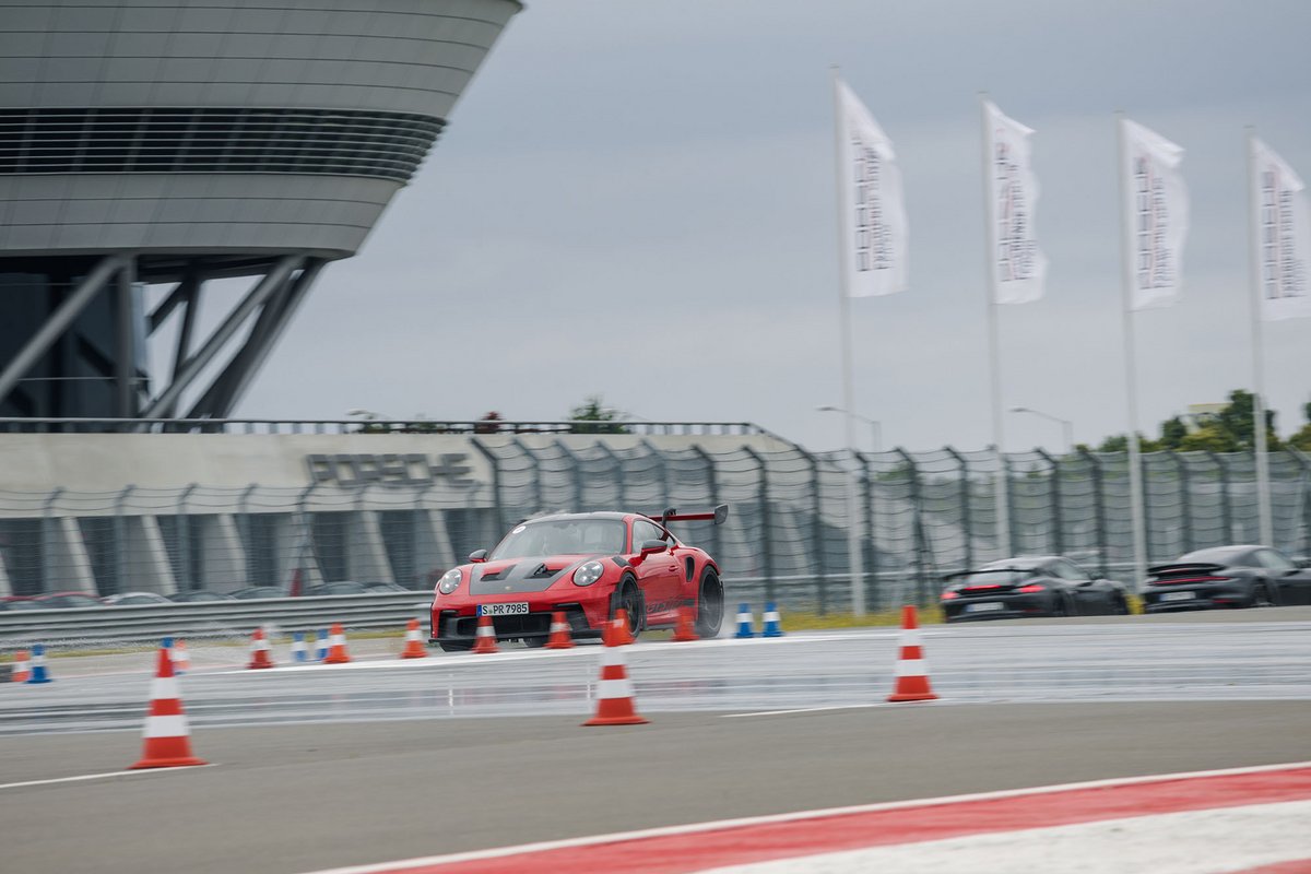 Porsche 911 GT3 RS auf Dynamikfläche