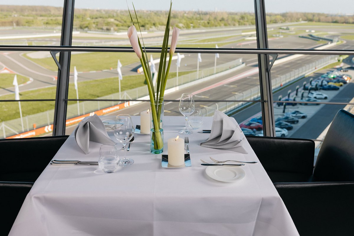 Edel gedeckter Tisch