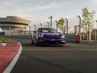 Taycan auf Rundstrecke