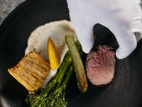 Gericht wird edel angerichtet.