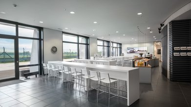 Motorsport Lounge 