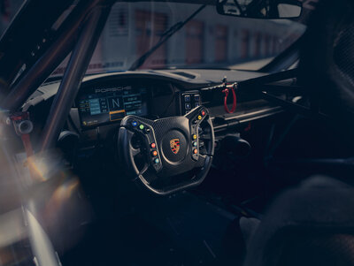 Eine Innen Aufnahme vom Cockpit des Porsche 911 GT3 Cup