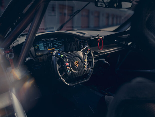 Eine Innen Aufnahme vom Cockpit des Porsche 911 GT3 Cup