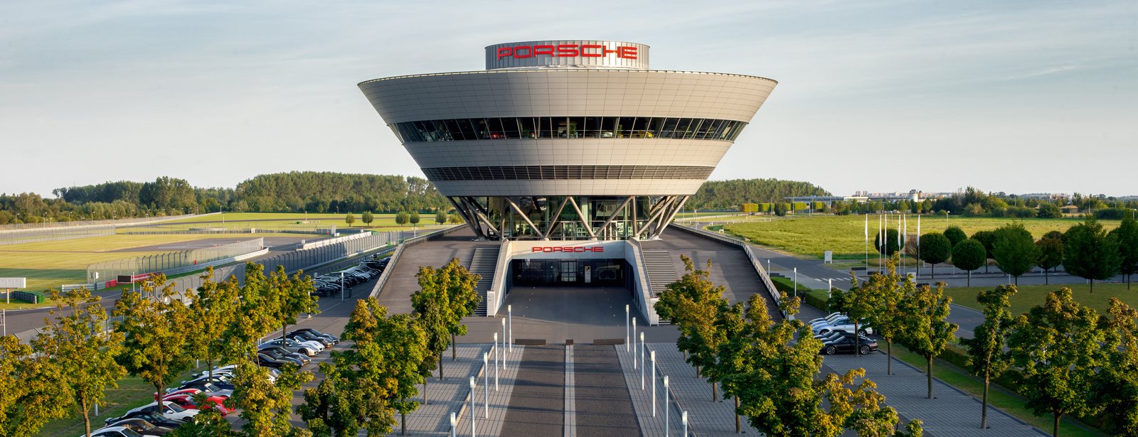 Customer Centre Porsche Leipzig GmbH