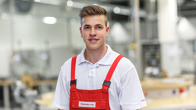 ich habe mich fr eine ausbildung zum werkzeugmechaniker bei der porsche leipzig gmbh entschieden welche ich 2014 begonnen habe - Bewerbung Porsche Leipzig ich habe mich fr eine ausbildung zum werkzeugmechaniker bei der porsche leipzig gmbh entschieden welche ich 2014 begonnen habe - Bewerbung Porsche Leipzig